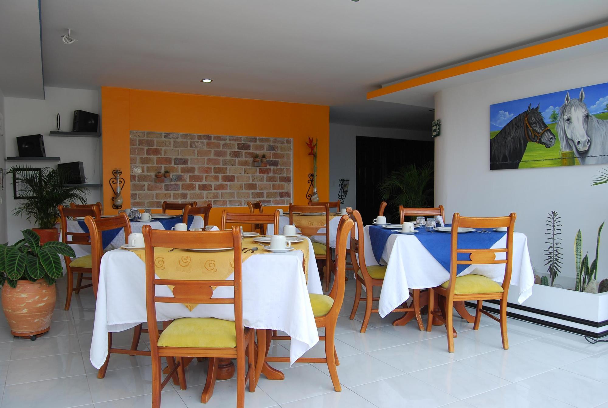 Hotel San Jeronimo Armenia エクステリア 写真
